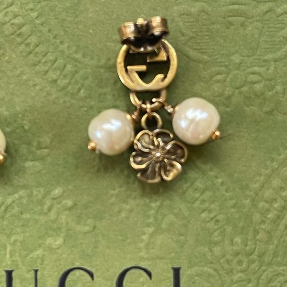 Gucci gold earrings with pearls for pierced ears - Picture 5 of 10